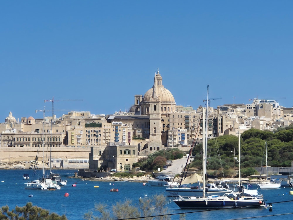 The Londoner Hotel Sliema 49/58