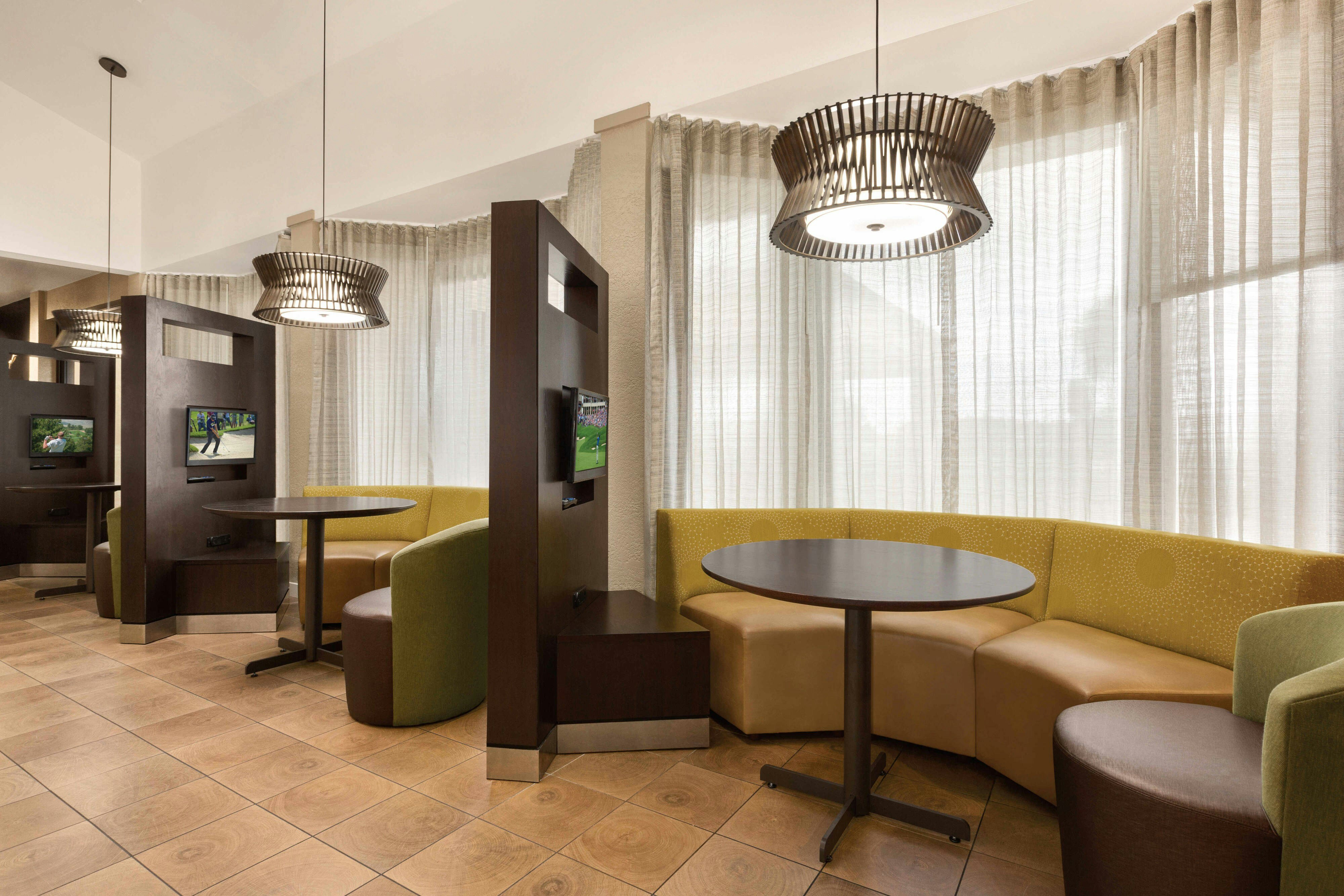 Courtyard by Marriott Fort Myers Cape Coral 11/23