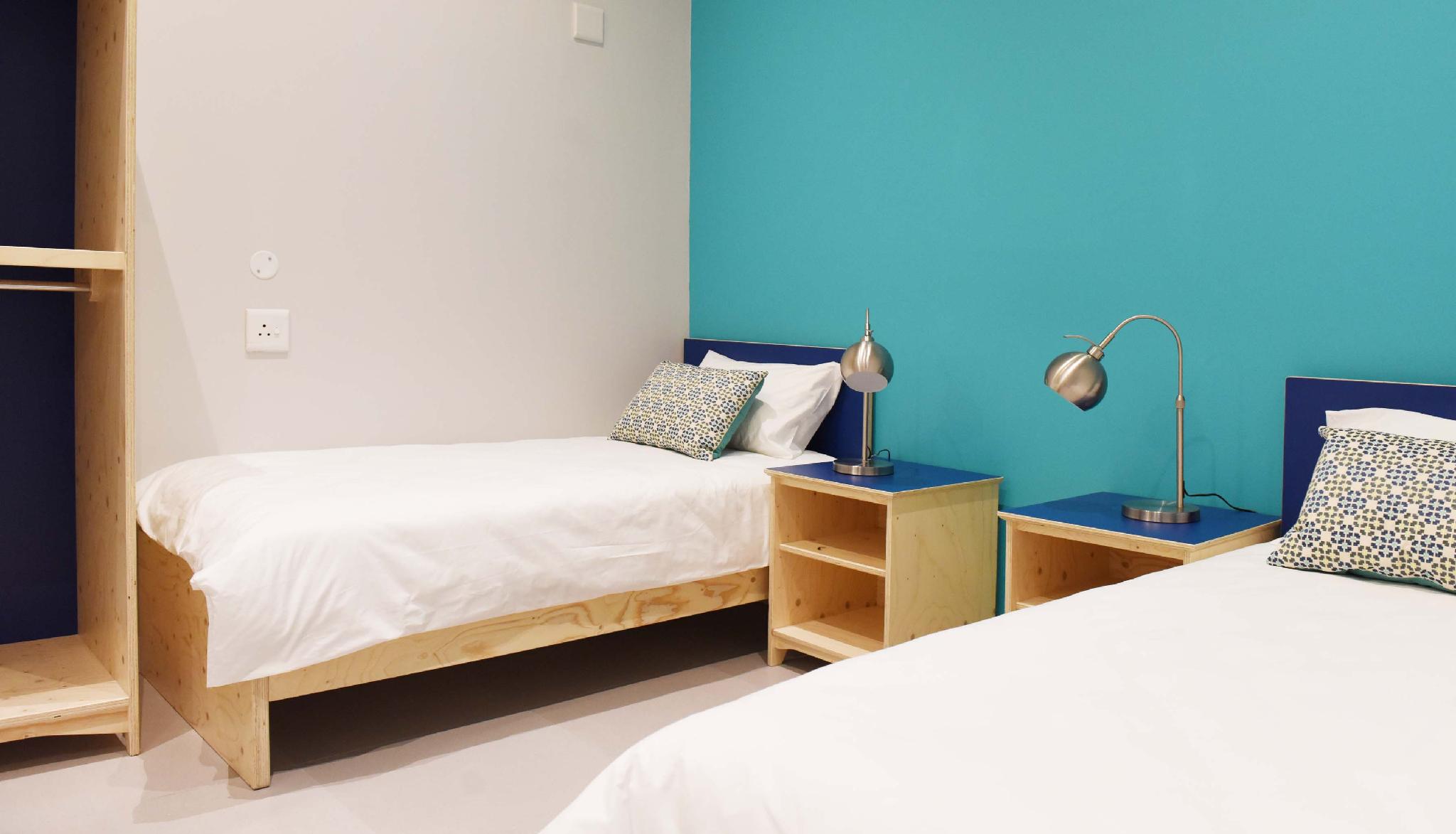 Room, Twin Beds, No Window