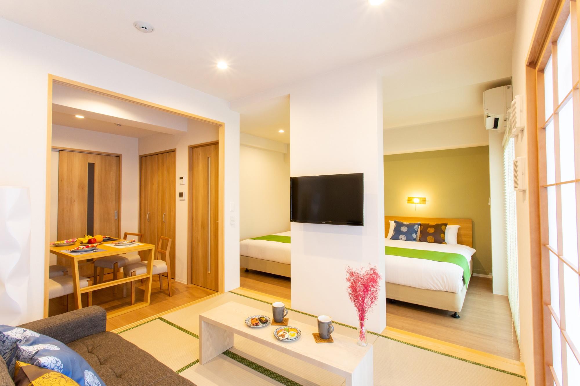 SUITE, TWIN BEDS