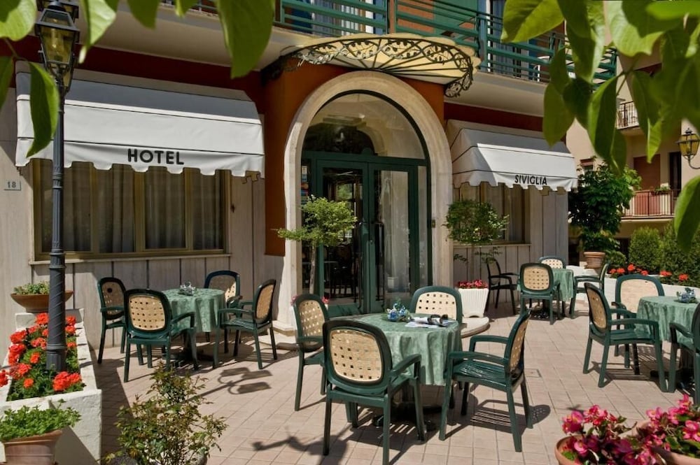 restaurant-cafeteria