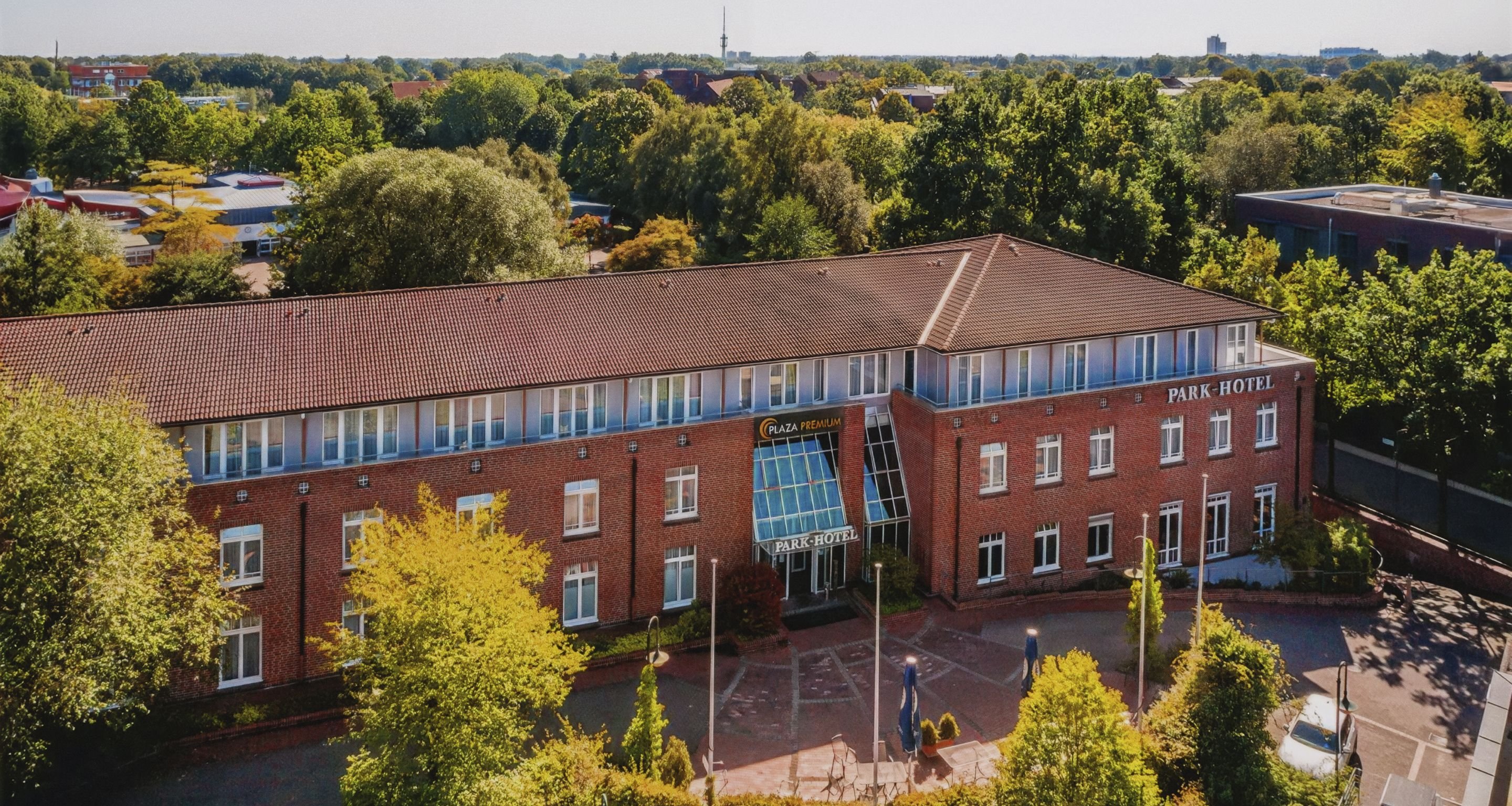 PLAZA Premium Parkhotel Norderstedt 3/10