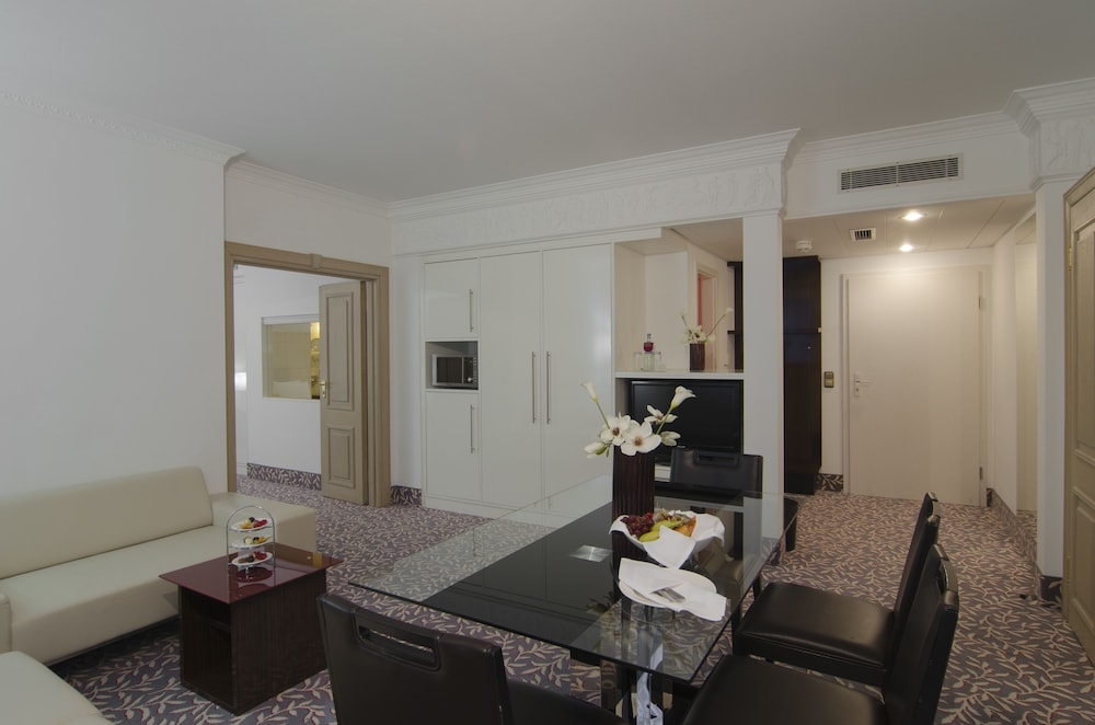 Mercure Hotel Wiesbaden City 53/78