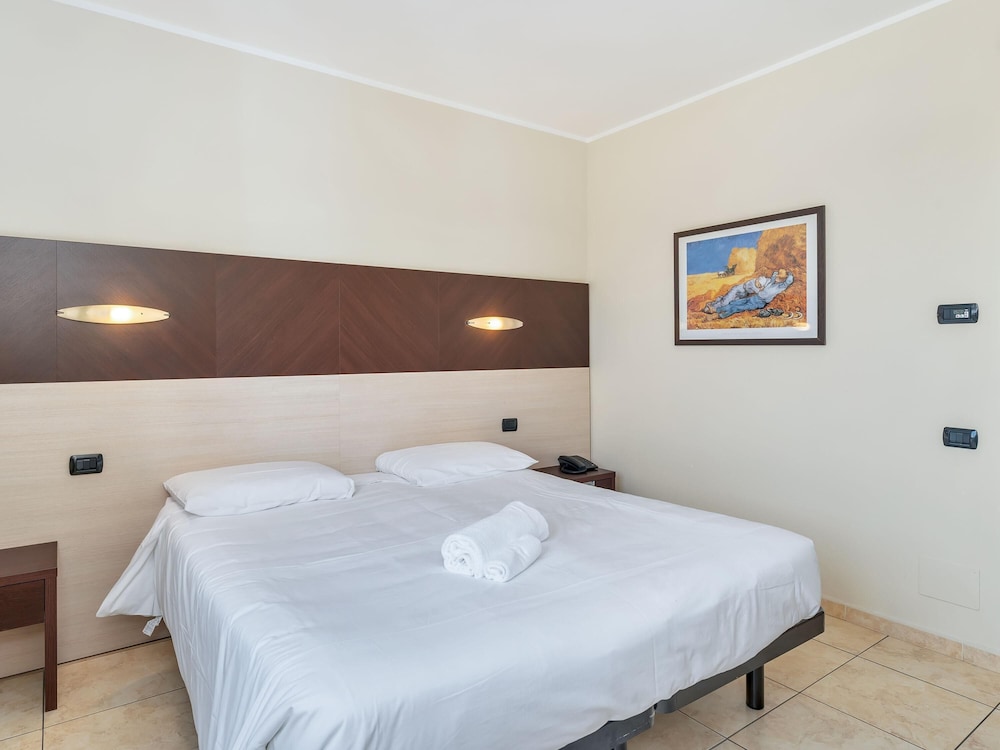 STANDARD, DOUBLE BED