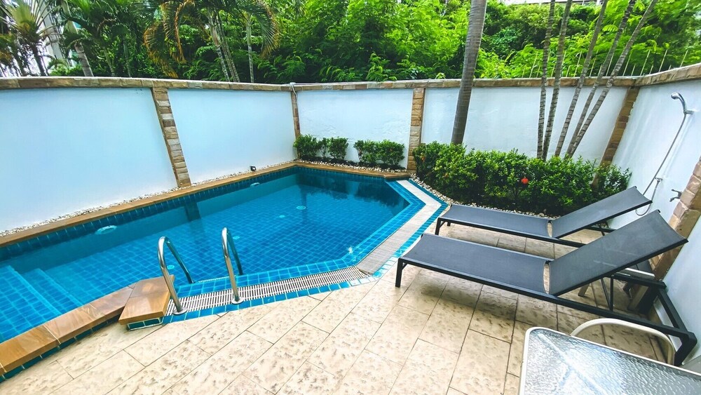 Hidden Palm Pool Villas 30/43