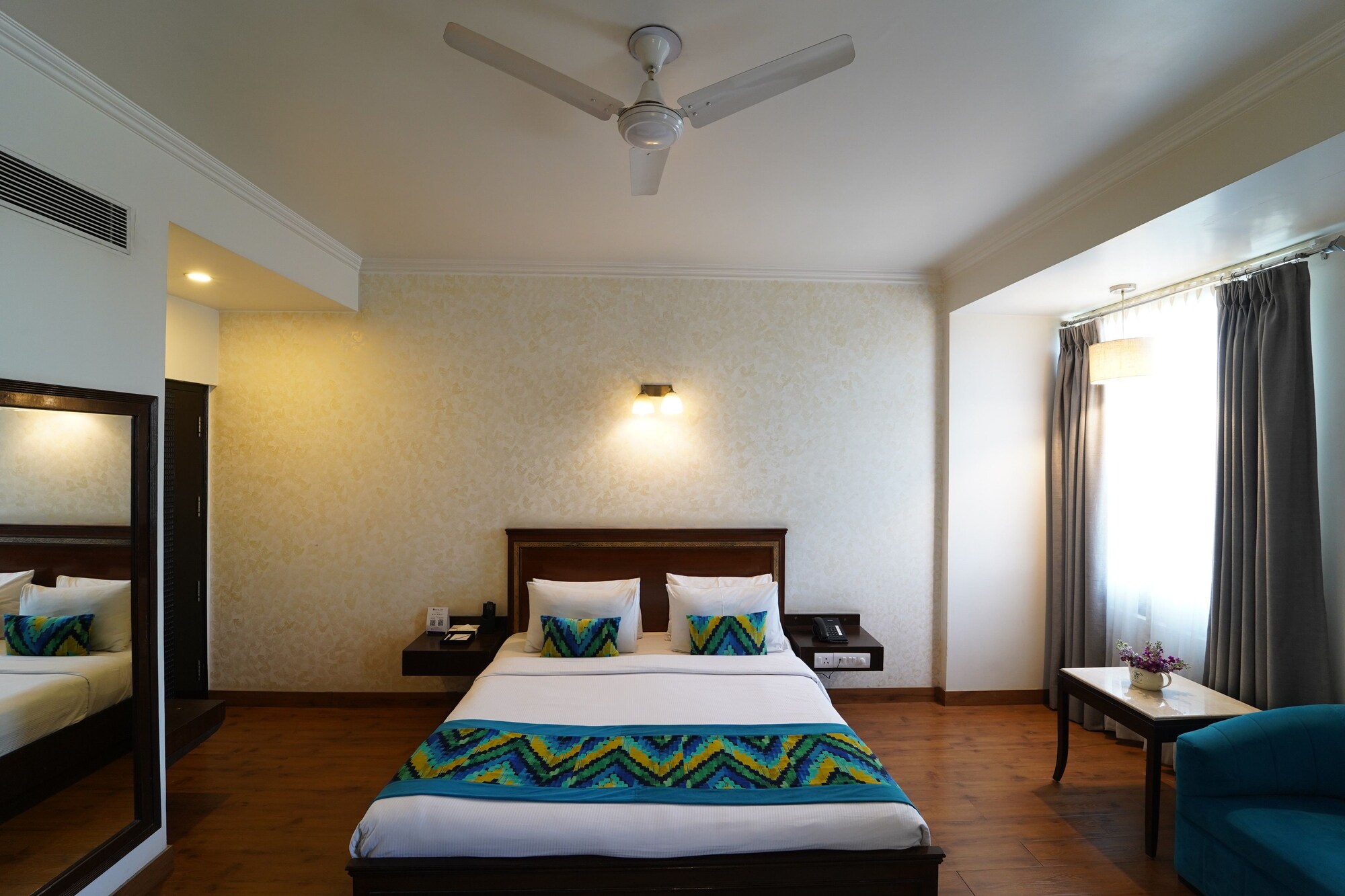 1 BEDROOM, DELUXE