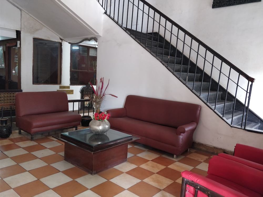 Central Hotel 48/62