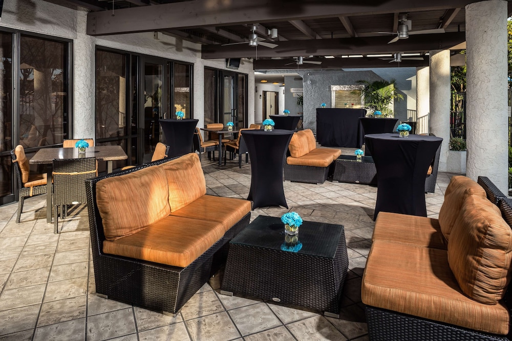 DoubleTree by Hilton Hotel Carson CA 45/84