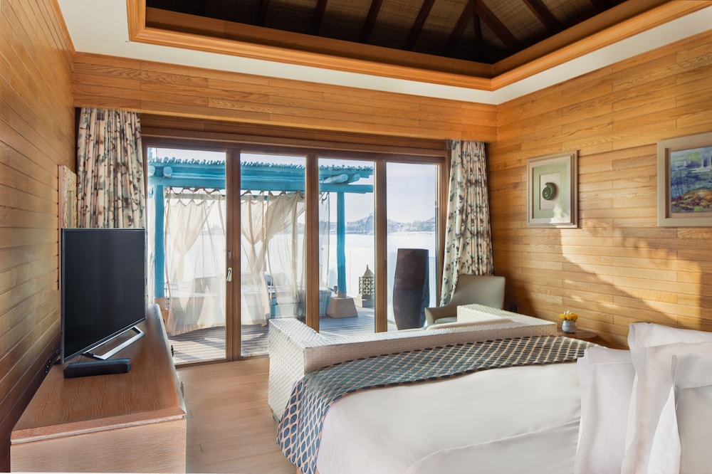 2 Bedrooms, Adventure, Overwater, Villa, 2 King Beds