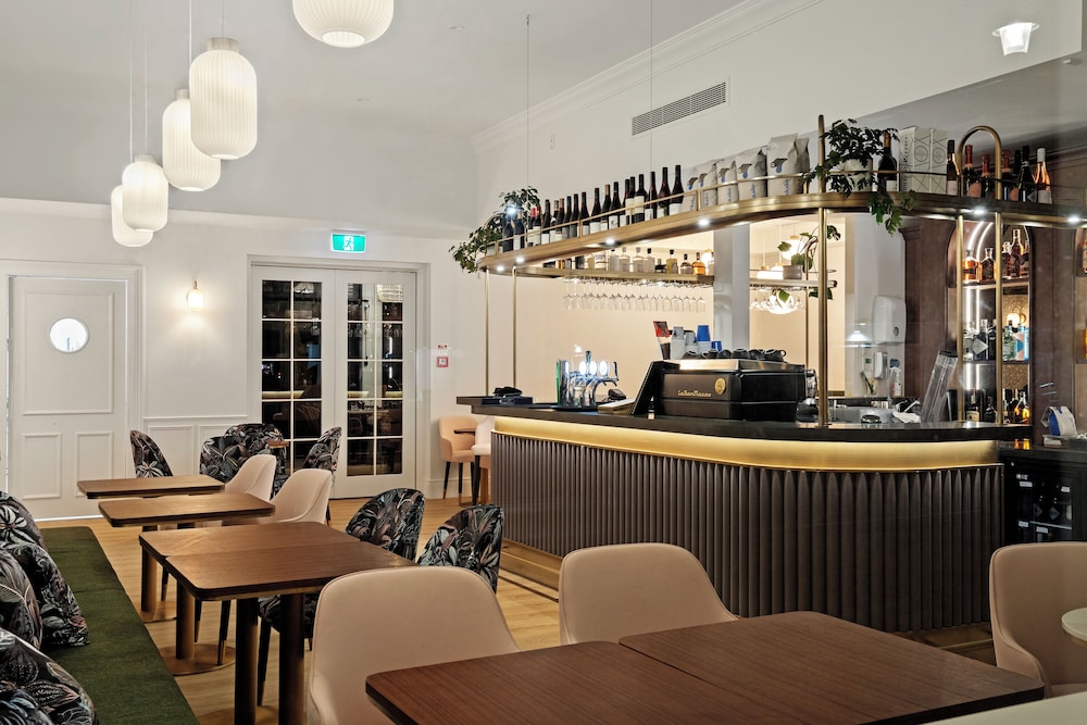 The Clements Hotel 52/65