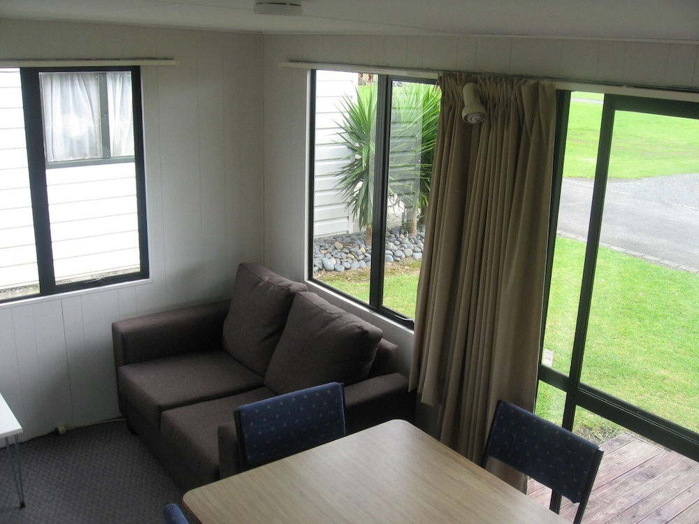 Mercury Bay Holiday Park 50/73