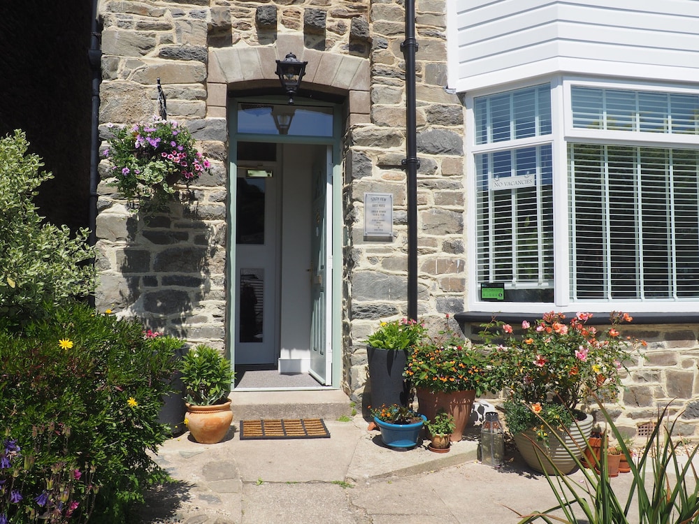South View Guest House 3/38