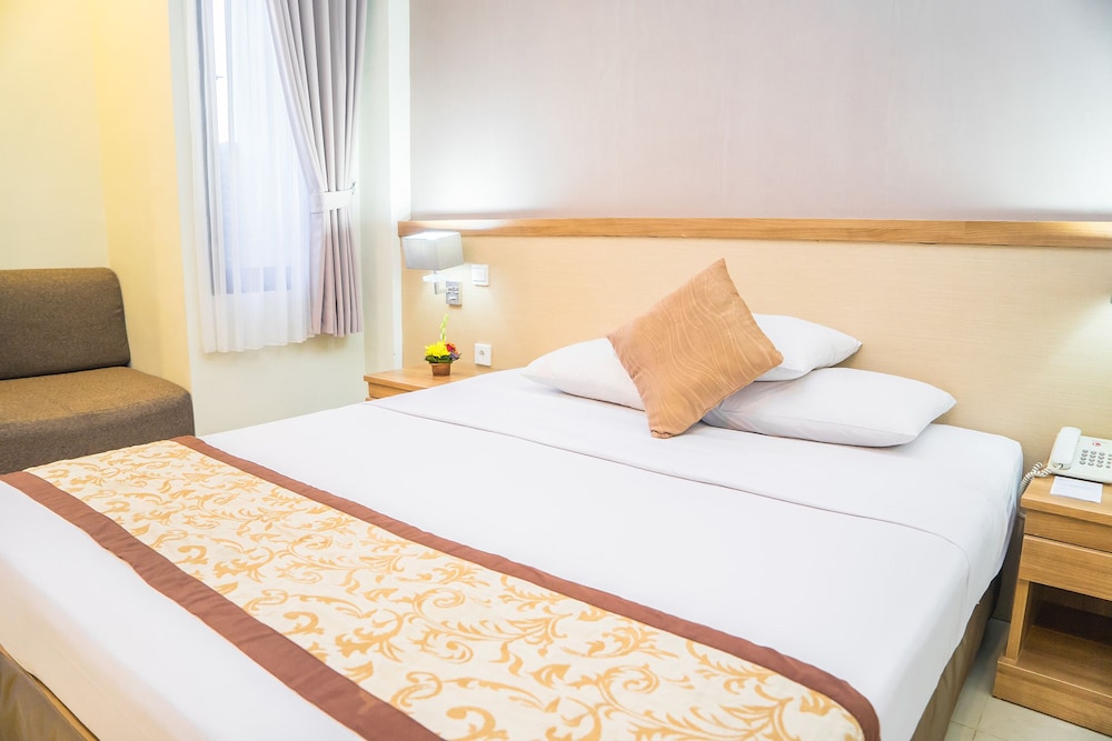 Puri Ayu Hotel 8/40
