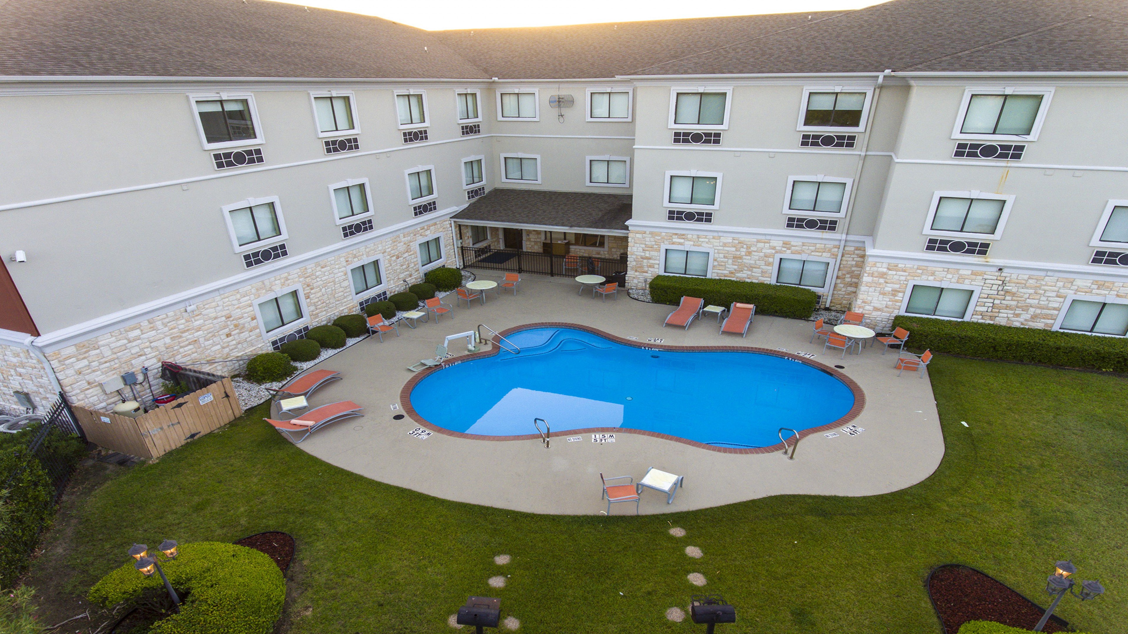 Holiday Inn Express Hotel Suites Mount Pleasant 60/61