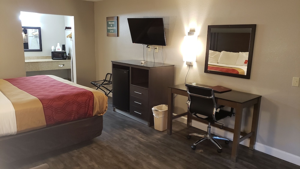 Econo Lodge Donalsonville, GA 25/27