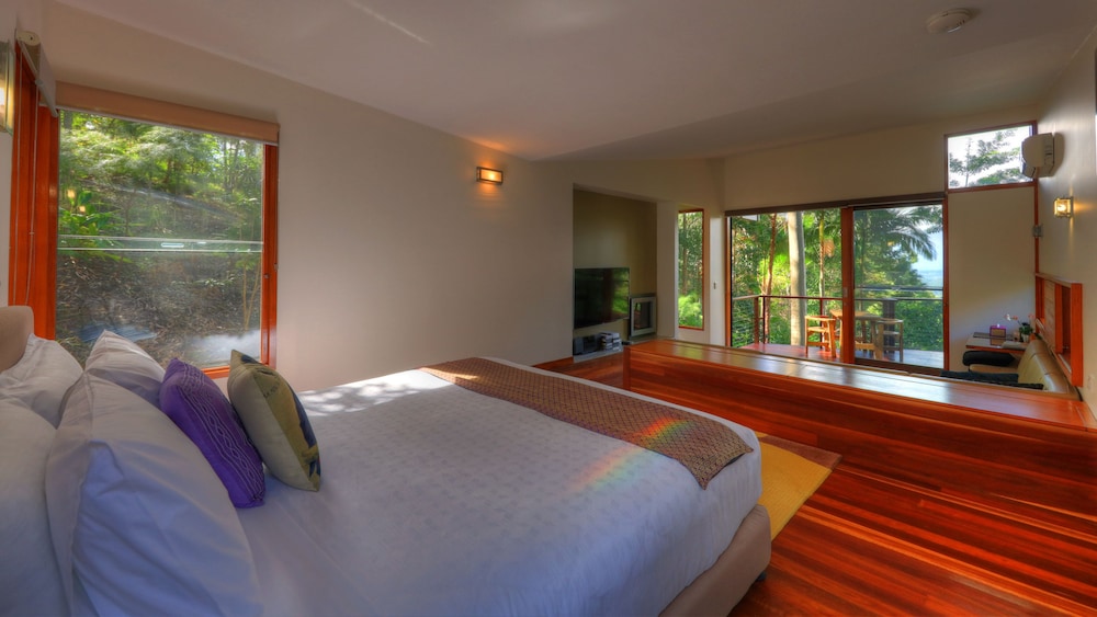 Montville Oceanview Cottages 8/25