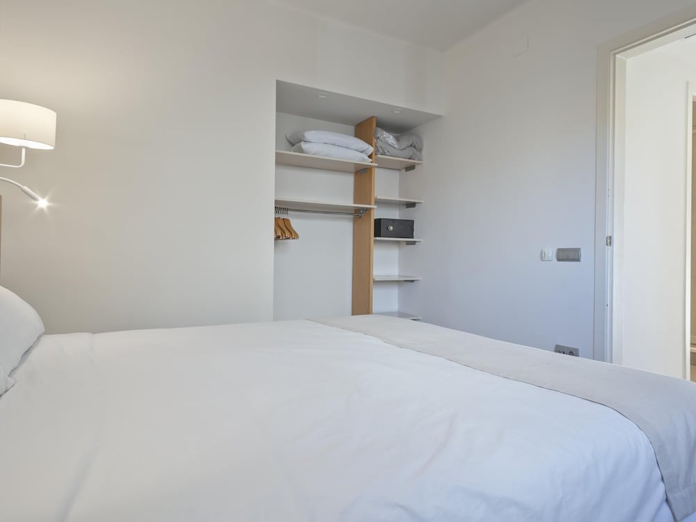 Castellmar Apartments 6/57
