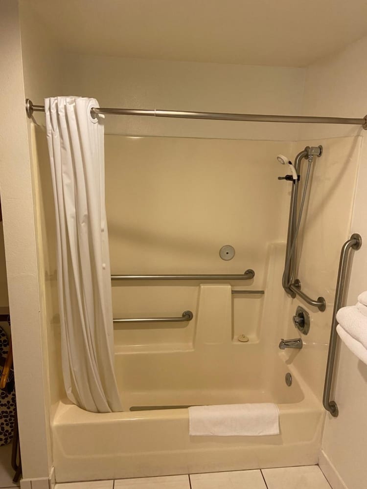 Vantage Point Inn - Woodland Hills 24/26