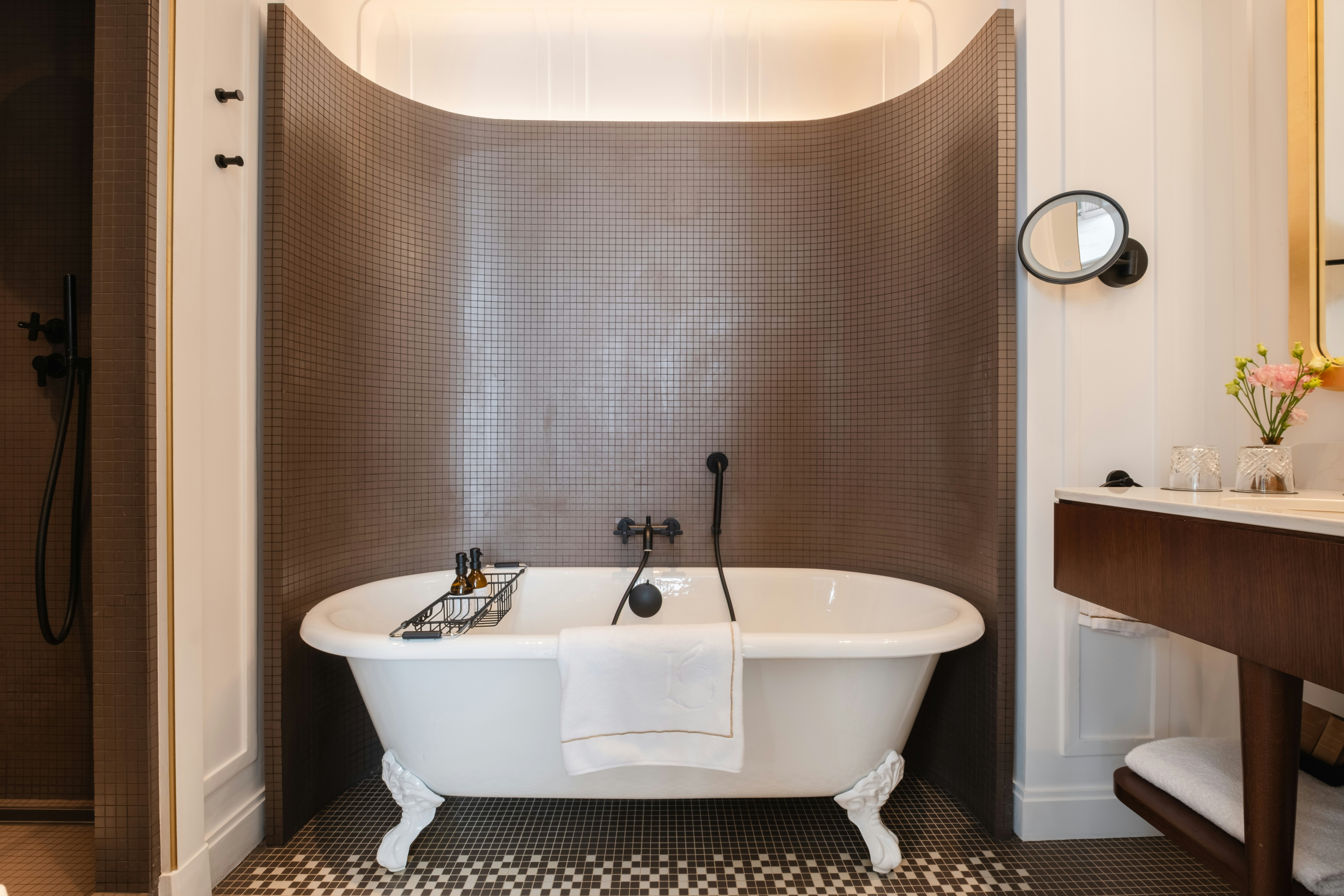Hotel Les Lumieres 48/50