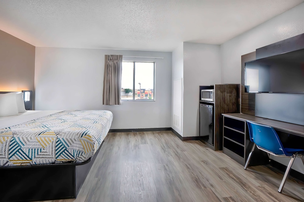 Motel6 Benbrook, TX - Fort Worth 20/38