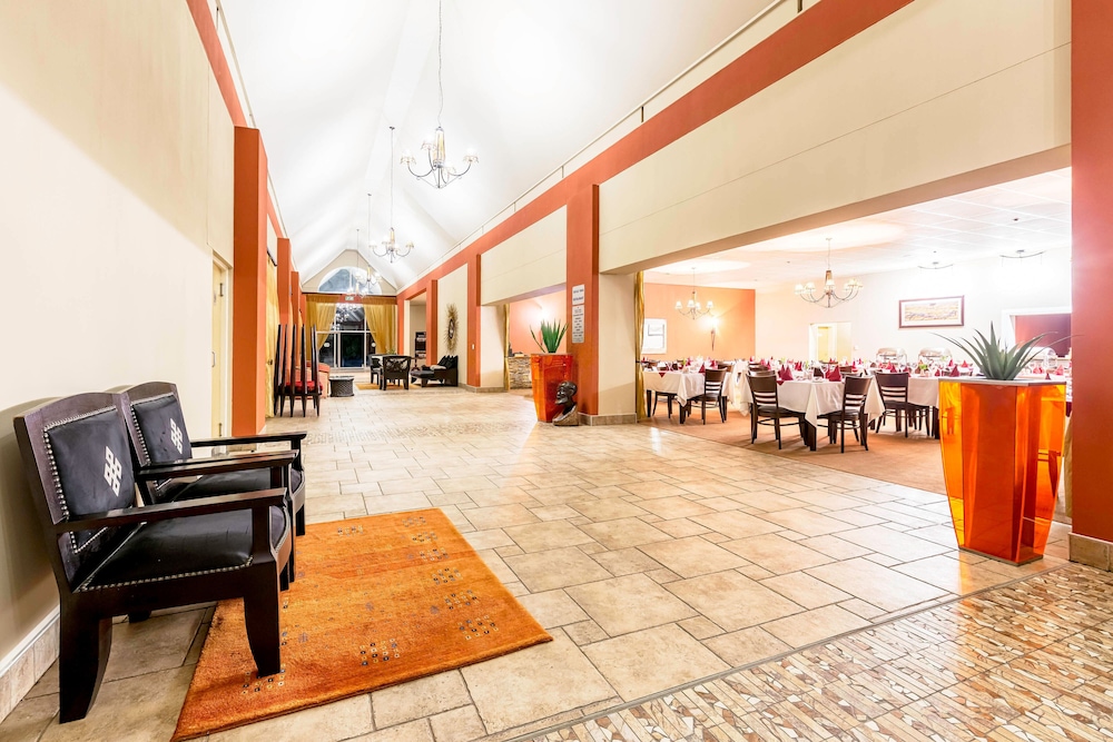 Protea Hotel By Marriott Zambezi River Lodge 10/22