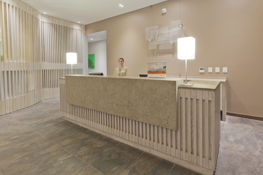 HOLIDAY INN EXPRESS YOPAL 8/33