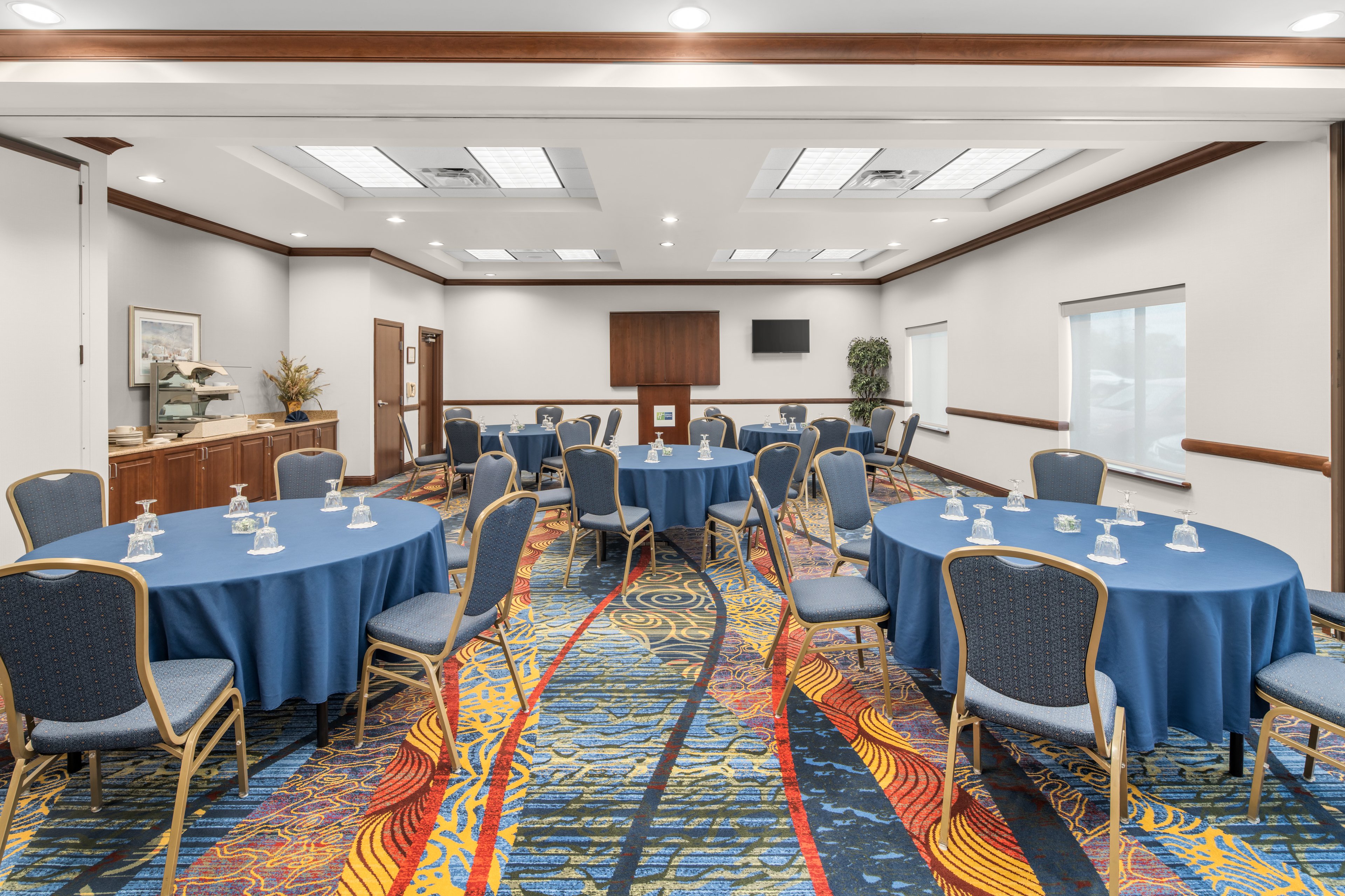 Holiday Inn Express Hotel And Suites Wilmington Newark 60/72