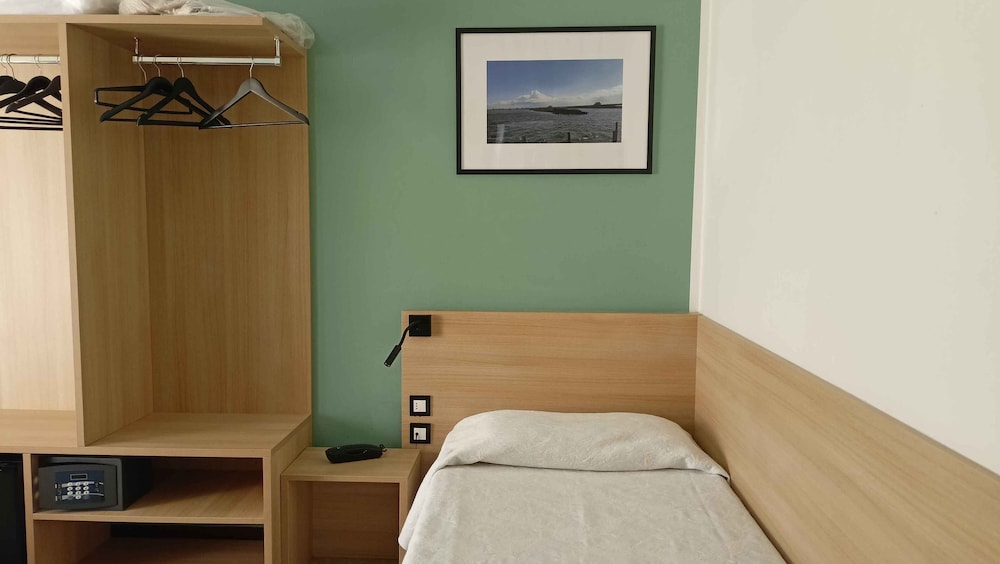 Room, Twin Beds, Balcony