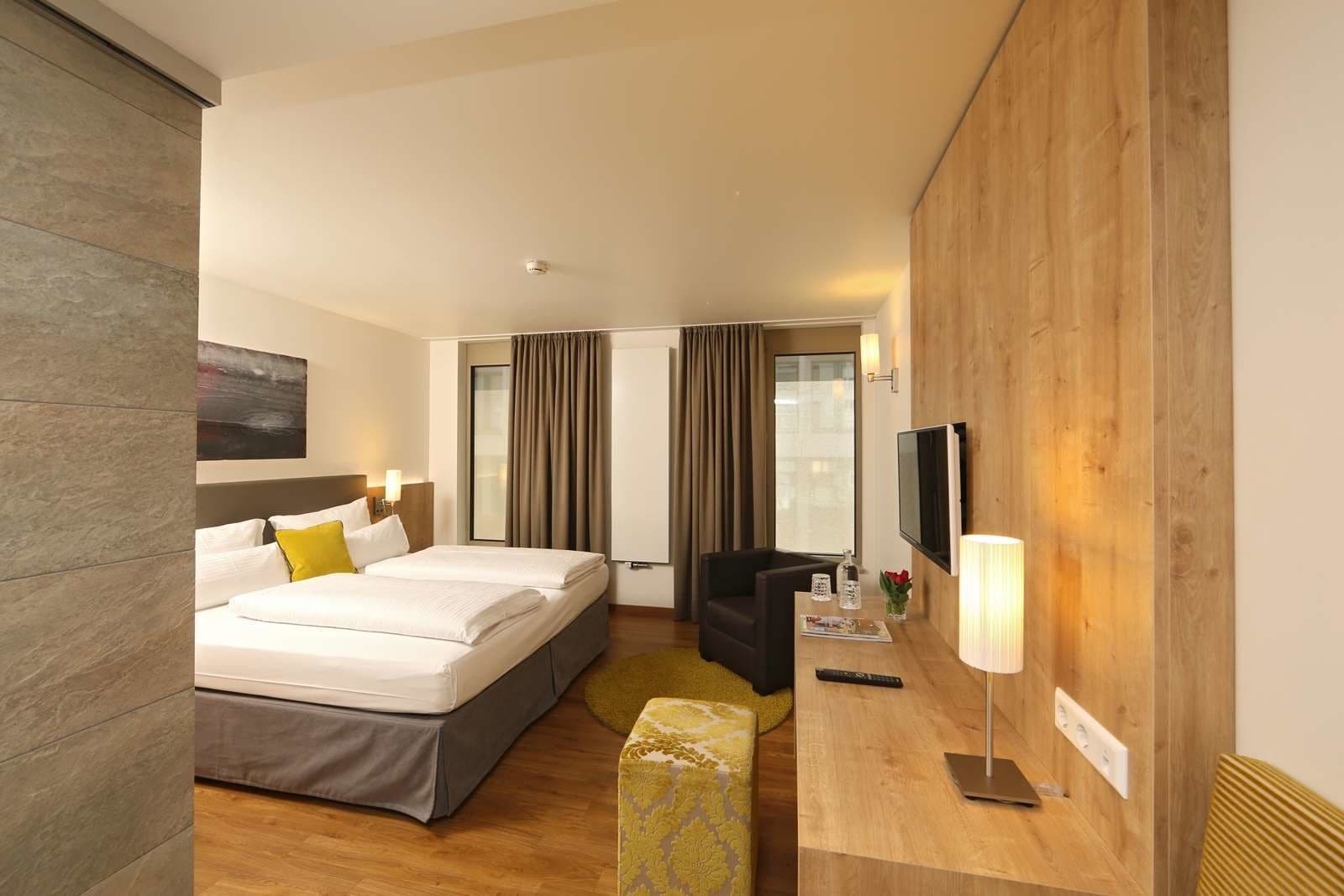 Deluxe, King Bed