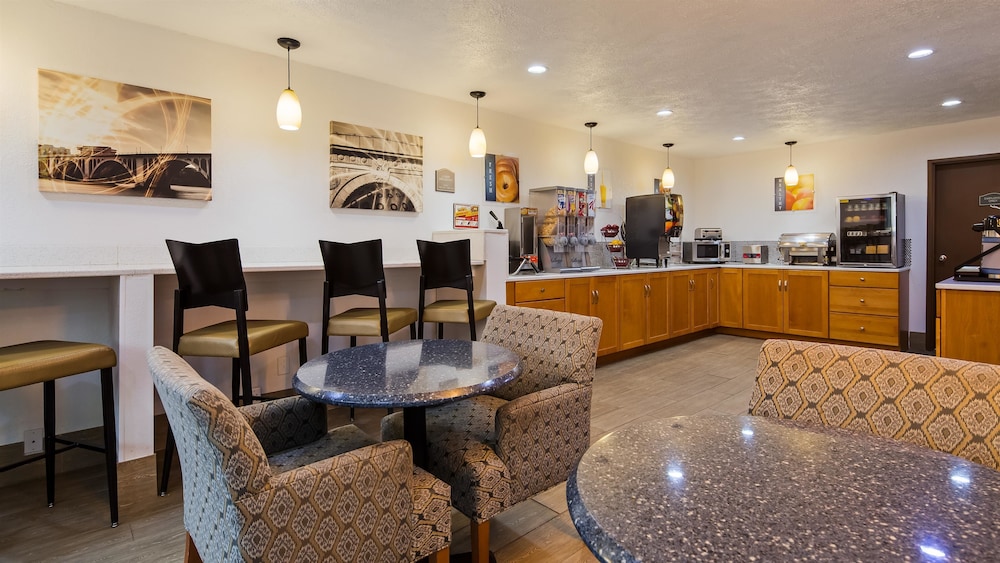 Baymont by Wyndham Danville IL 36/41