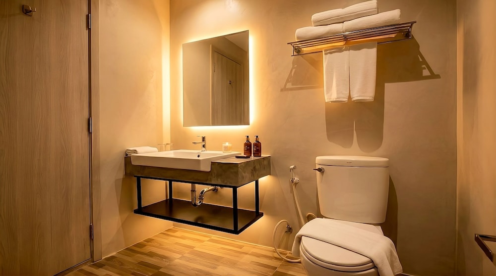 Beehive Boutique Hotel Phuket 48/50