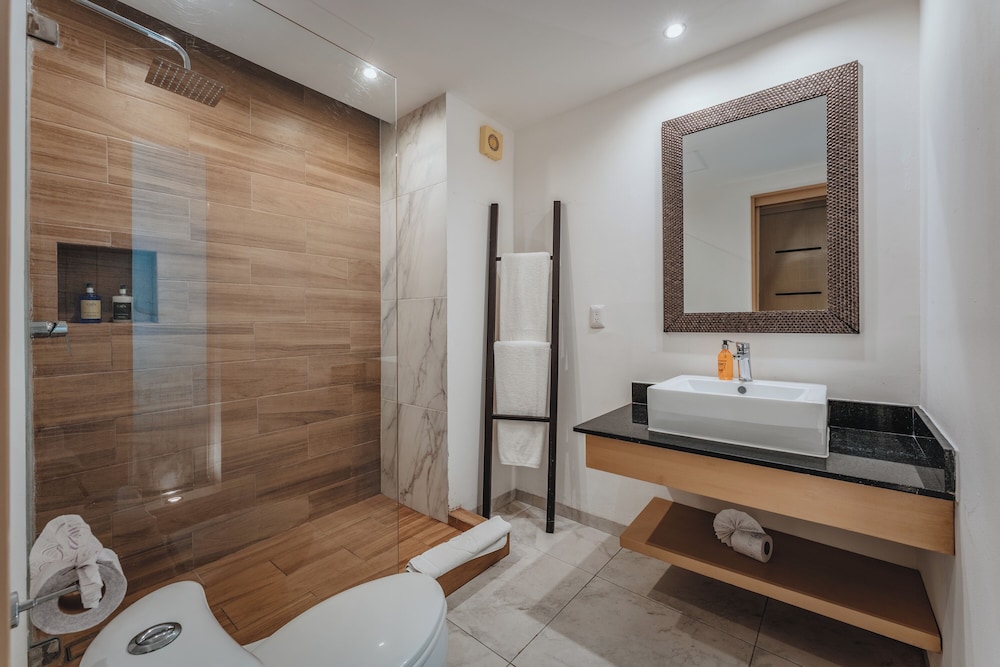 Soho Playa Hotel 62/64