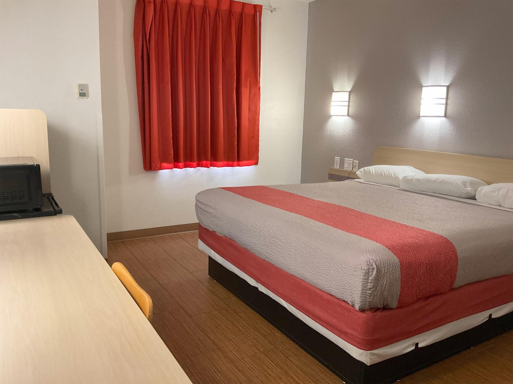 Motel6 Pearl, MS - Jackson Airport 17/30