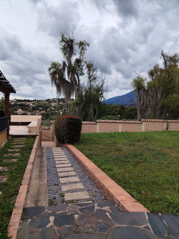 La Alhambra Hotel 41/50