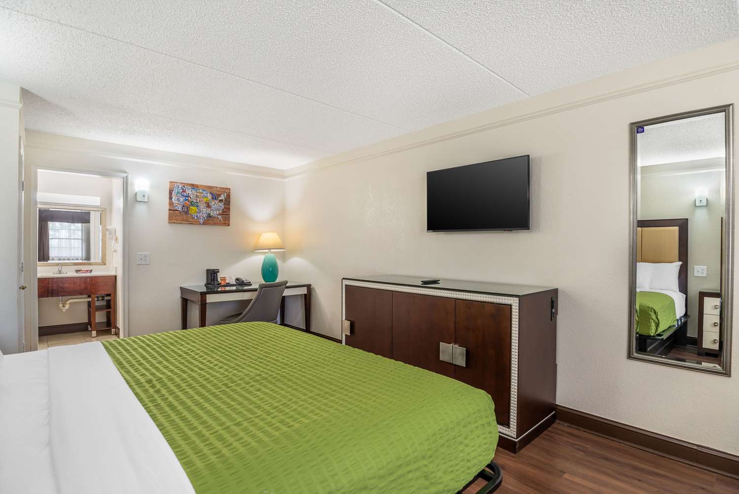 Econo Lodge Richmond-North Chesterfield 12/25