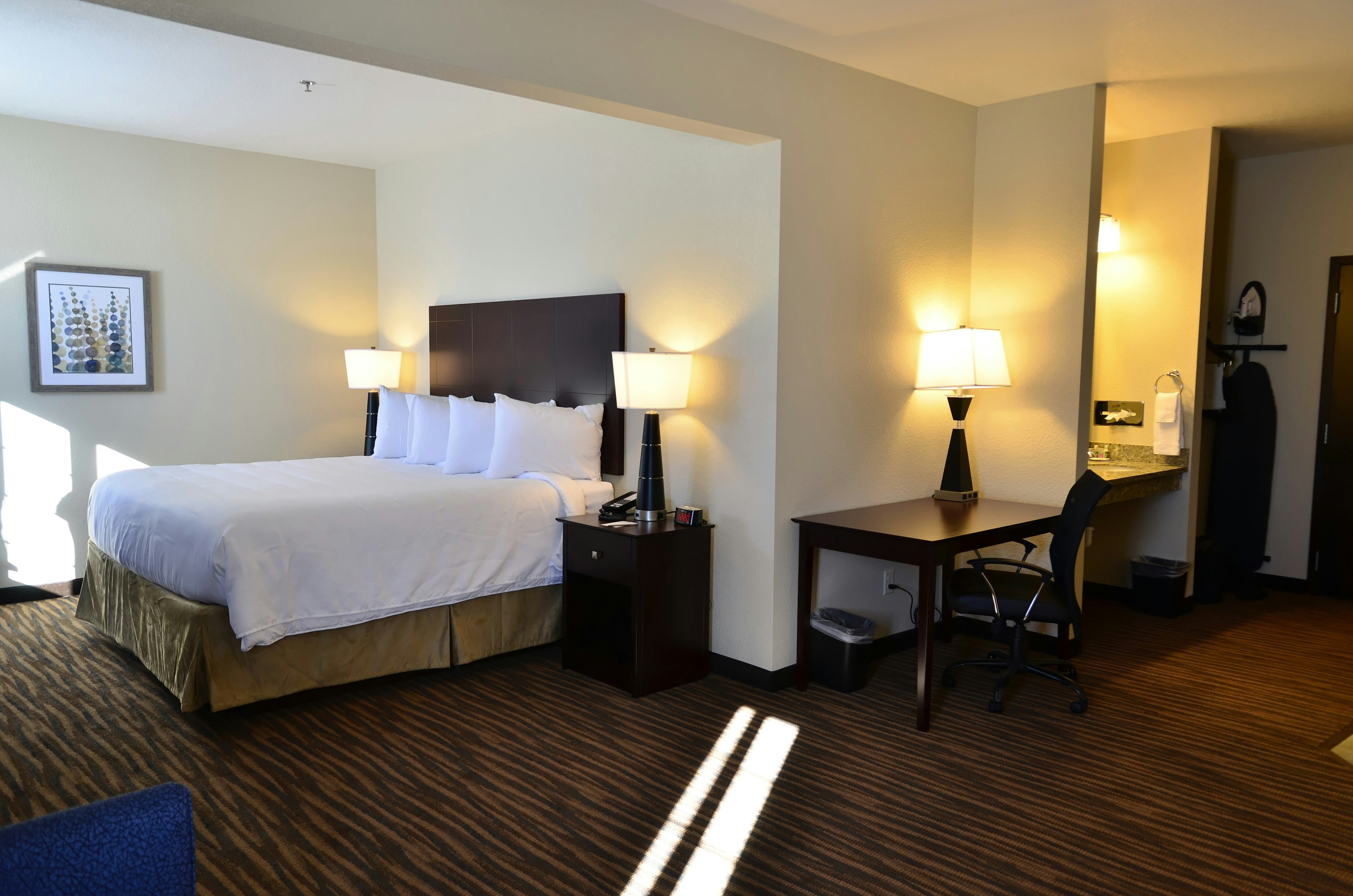 Cobblestone Inn & Suites - Holstein 20/48