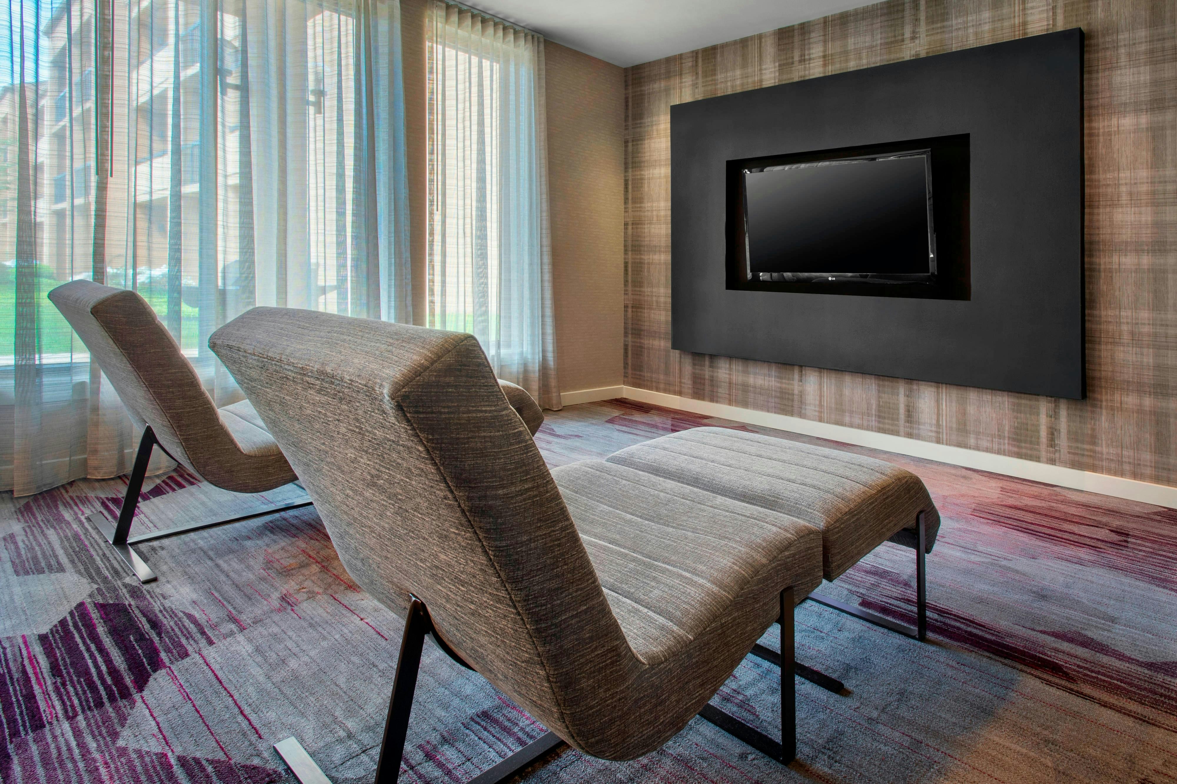 Courtyard By Marriott Newark Liberty International Airport 35/37