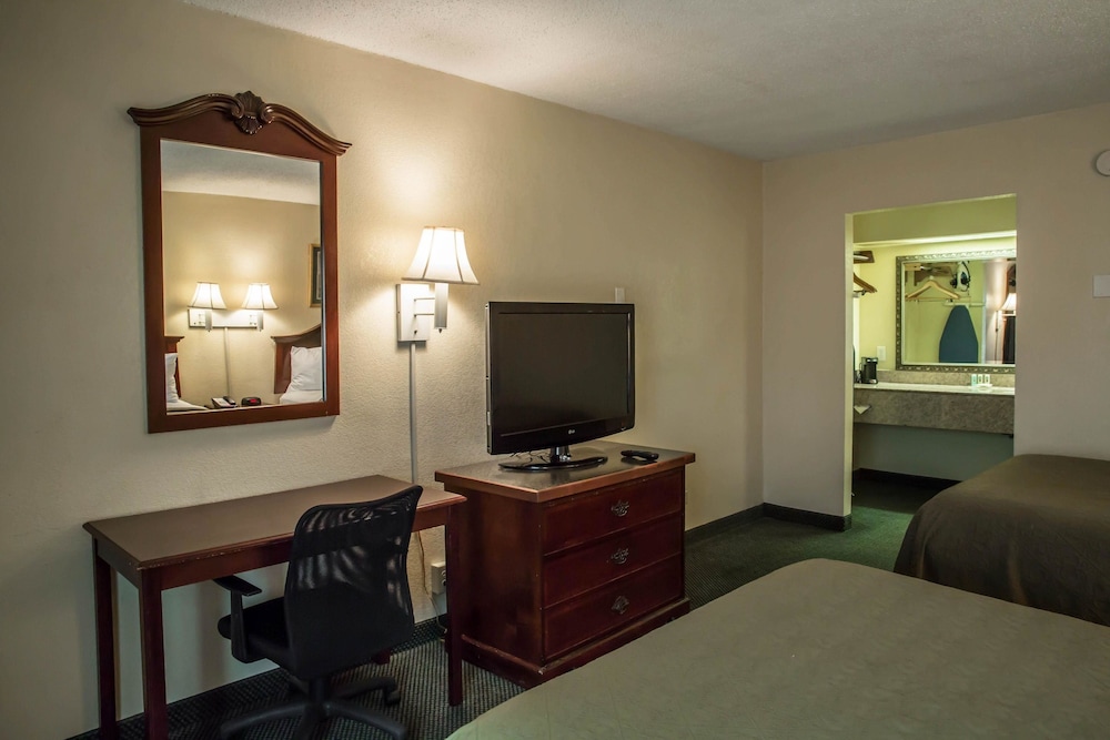 Quality Inn Elizabeth City near University 12/44
