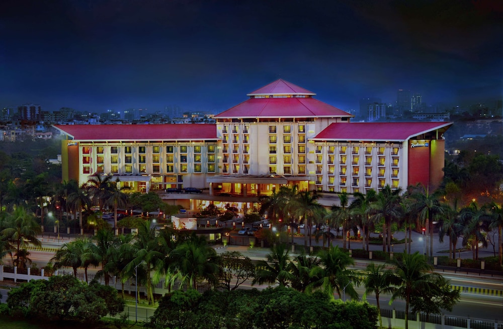 Radisson Blu Dhaka Water Garden 6/83