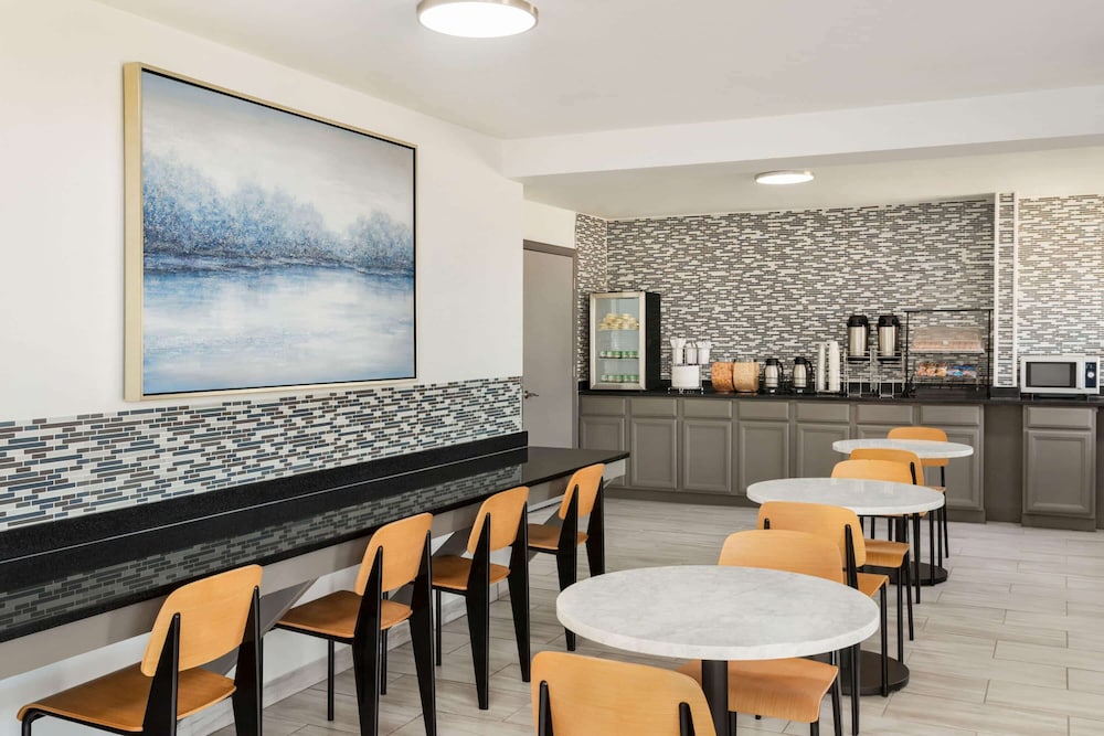 Baymont by Wyndham Blackwell I-35 56/71