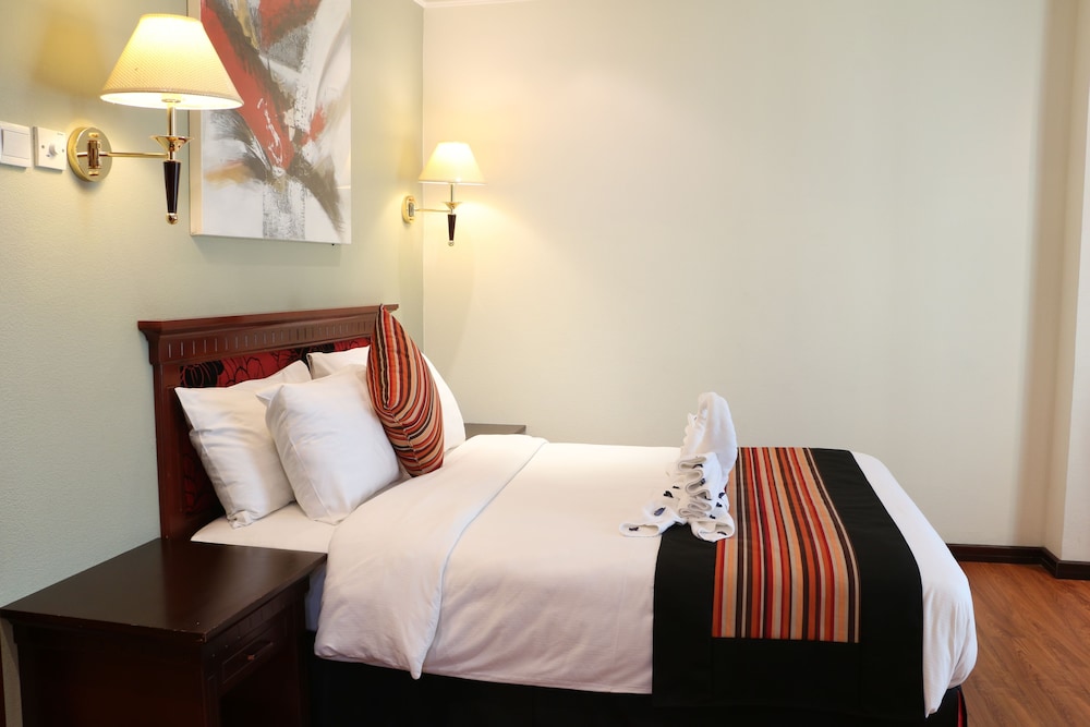 Pars International Hotel 10/58