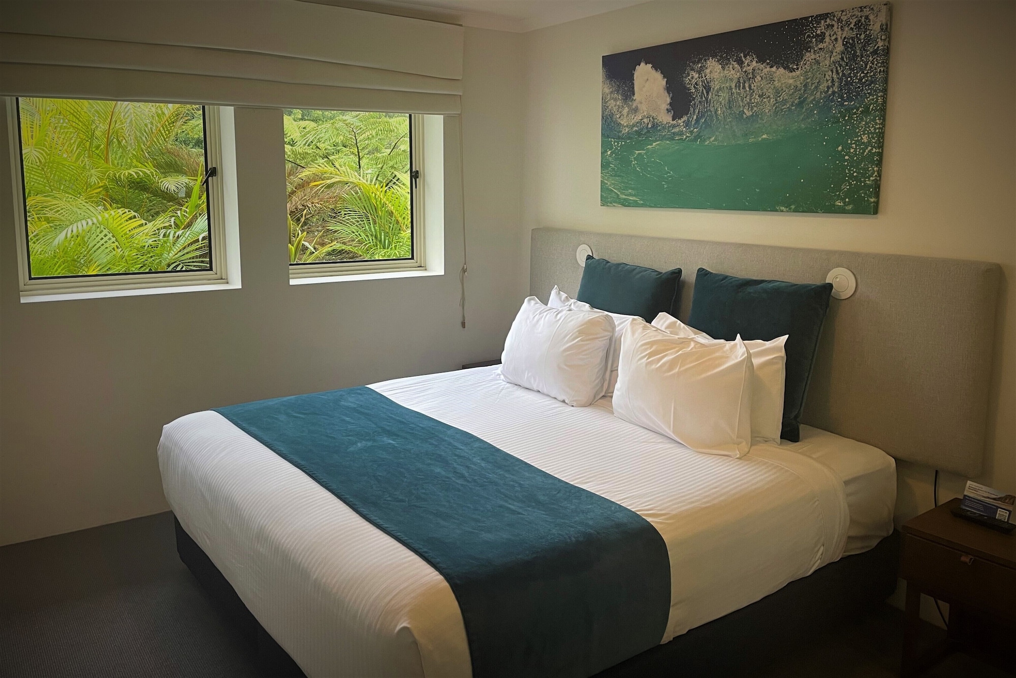 2 Bedrooms, Deluxe, 1 King and 1 Single Beds, Bay View