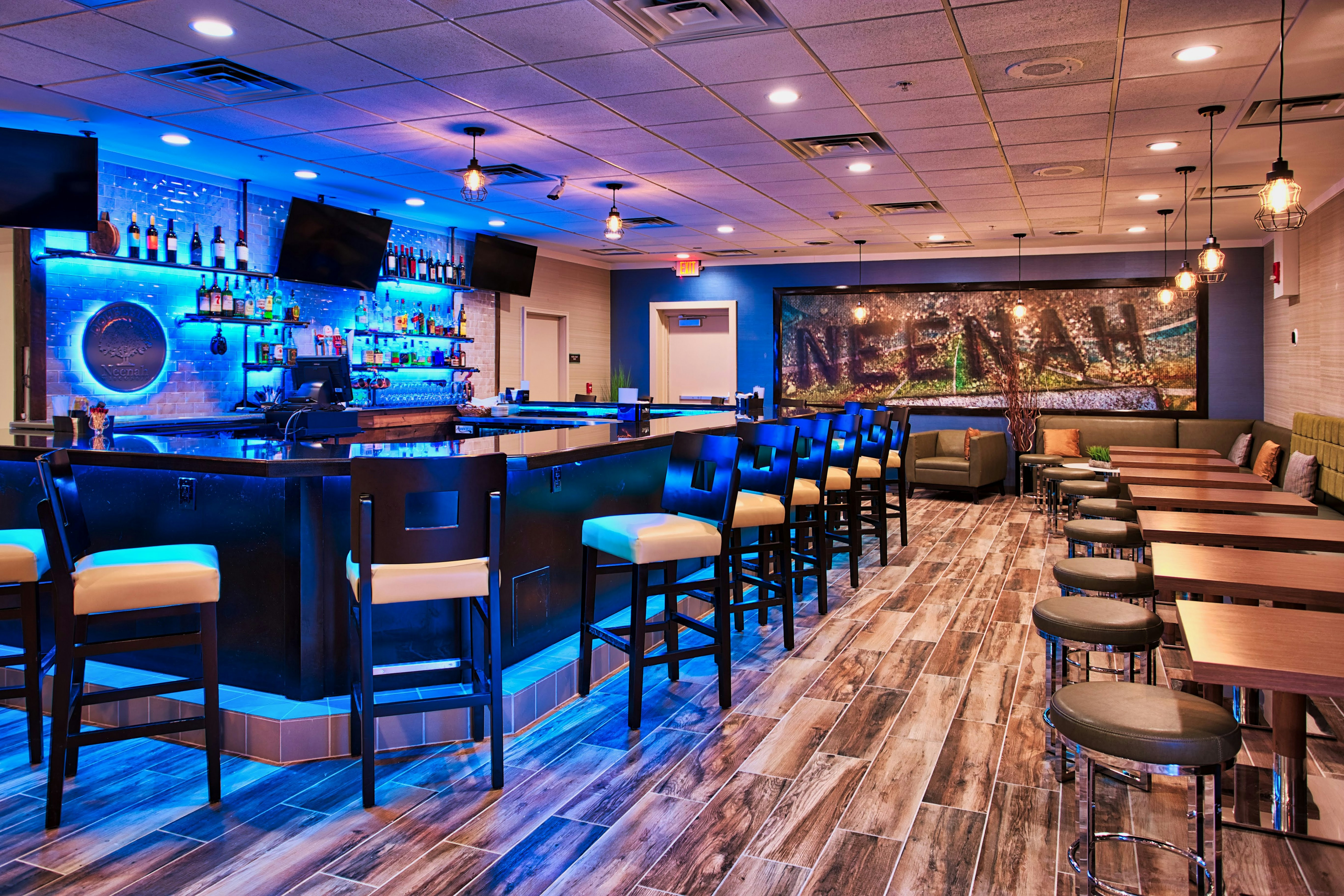 Doubletree By Hilton Neenah 35/47