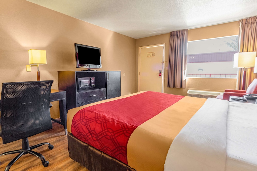 Econo Lodge Meridian 10/28