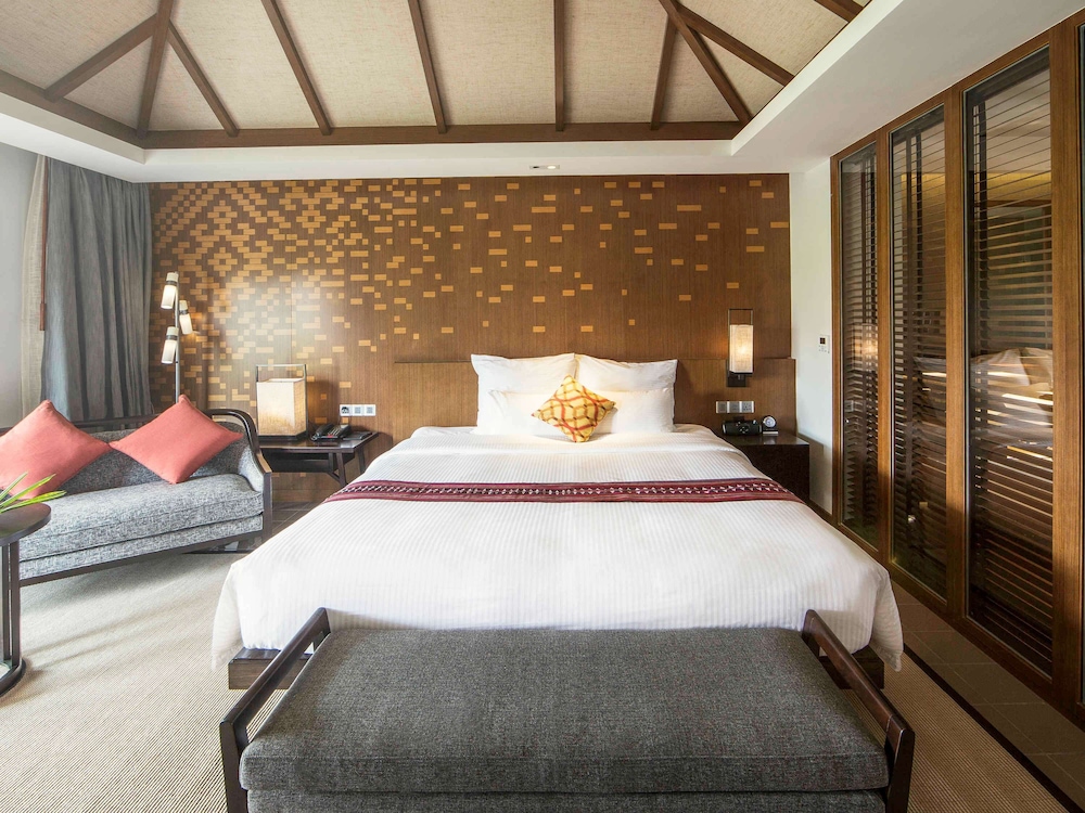 Deluxe, King Bed