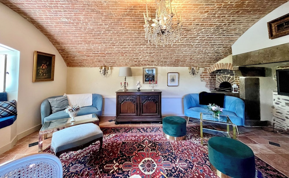 Chateau D'Apigne Rennes 29/50