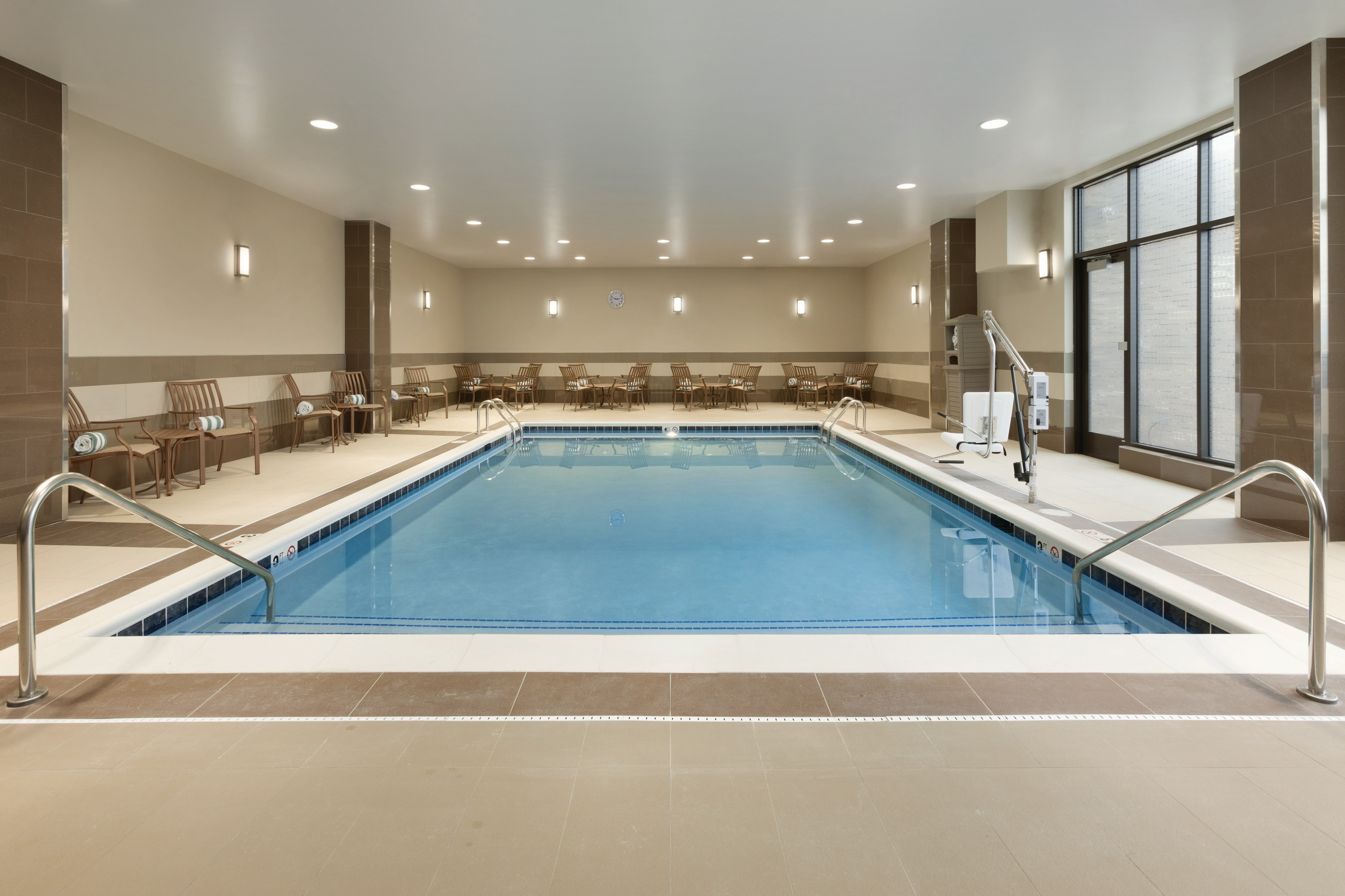 Embassy Suites Akron-Canton Airport 24/58