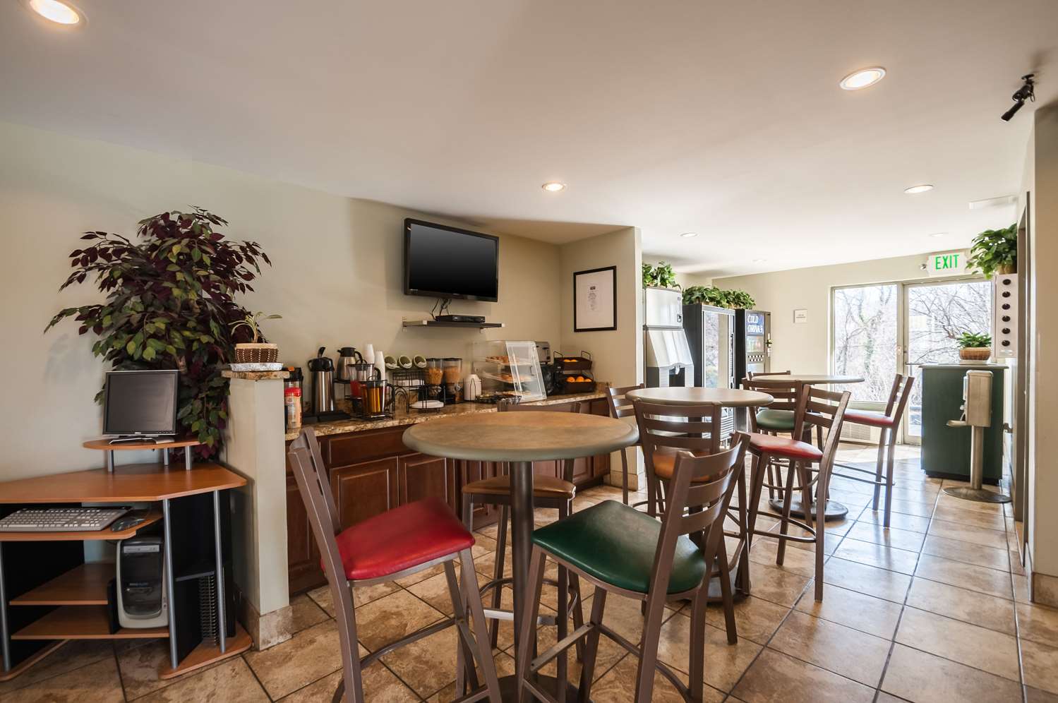 Econo Lodge Elkridge near Arundel Mills MD 24/27