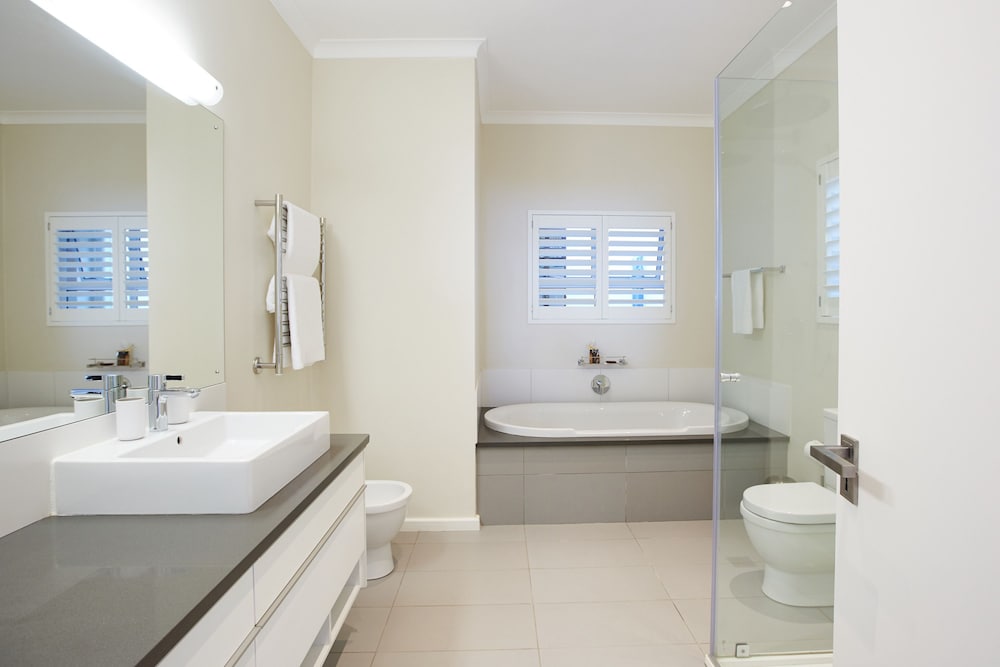 Number Eleven Self Catering Villa 23/24