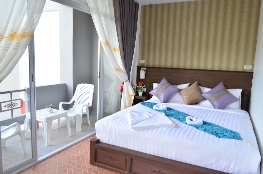Lanta Nice Beach House 14/48